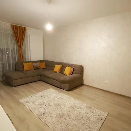 Апартаменти Apartament Coresi Брашов