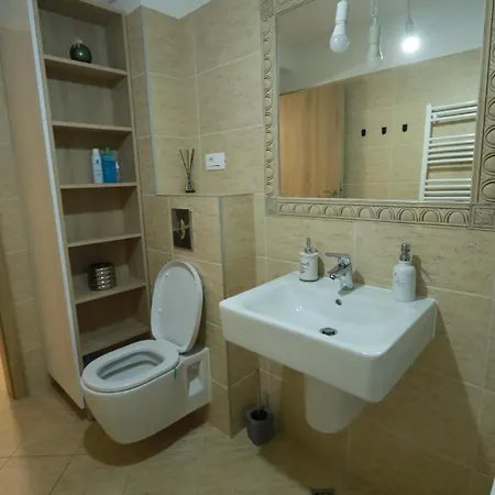 Апартаменти Apartament Coresi
