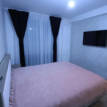 Апартаменти Apartament Coresi *